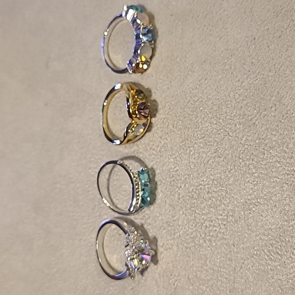 4 RING BUNDLE OF FASHION RINGS ALL SIZE 7 - Picture 15 of 16
